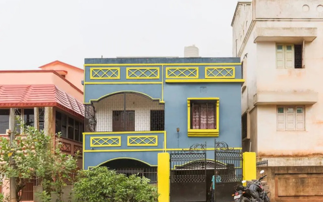 Royal Blues by OYO Rooms