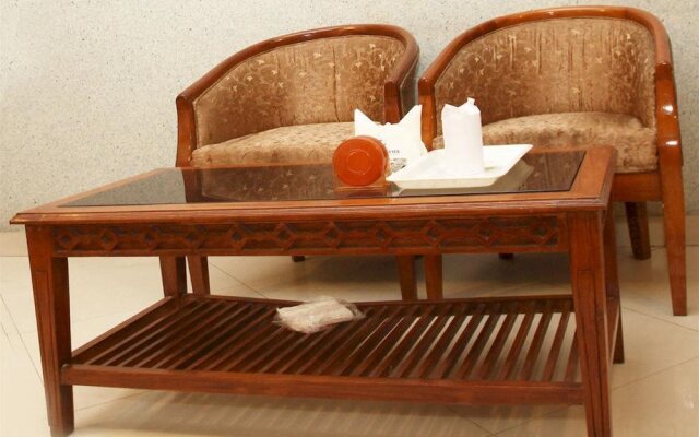 OYO 8535 Hotel Mayarch