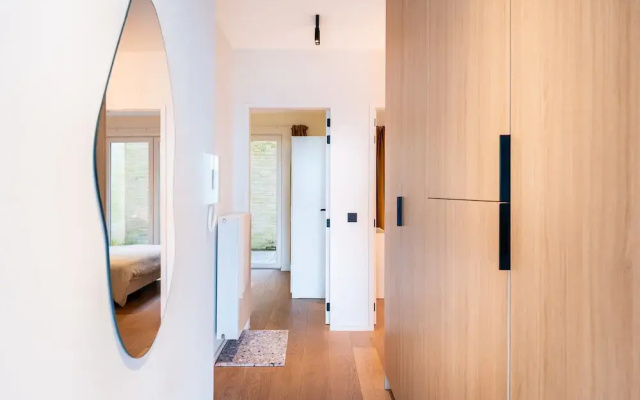 Apartment on Zeedijk With Stunning Sea Views