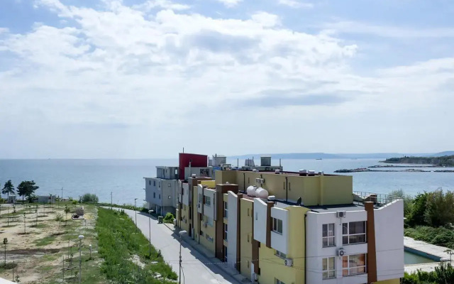 White Lagoon - Luxurious 1BD Flat near Kavarna