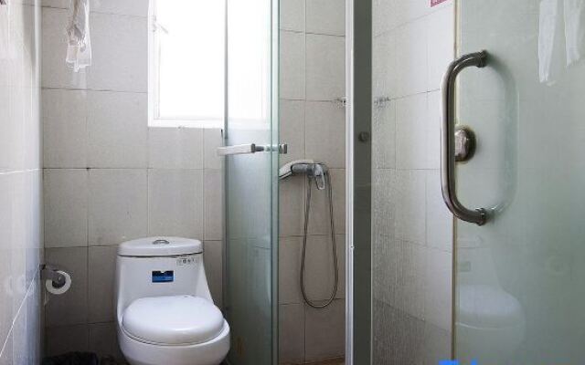 100 Inn Liangpin Hotel (Shanghai Deping Road Subway Station)