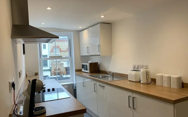 Charming Apartment Ilfracombe, Central Location