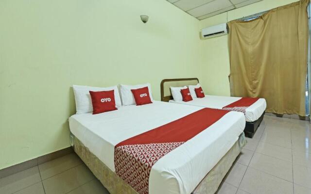 OYO 90736 Lh Resak Motel