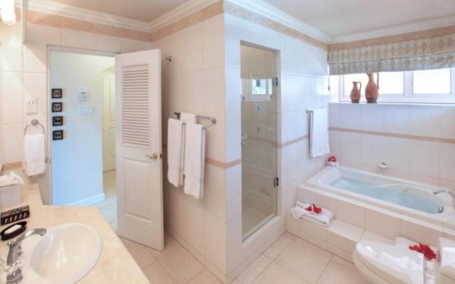 Sunny Vacation Villa 90