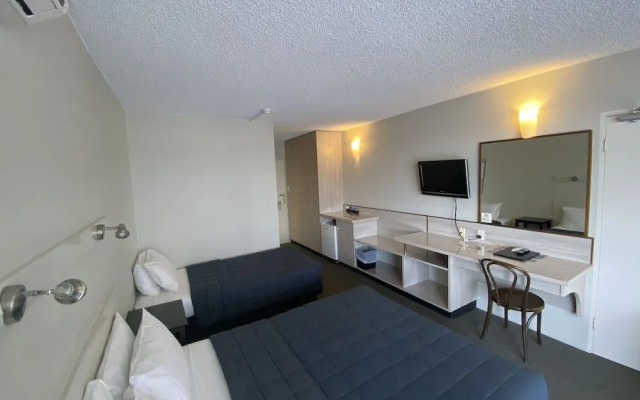 East Port Motor Inn