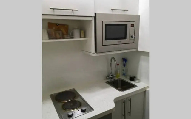 Sloane Avenue Apartment