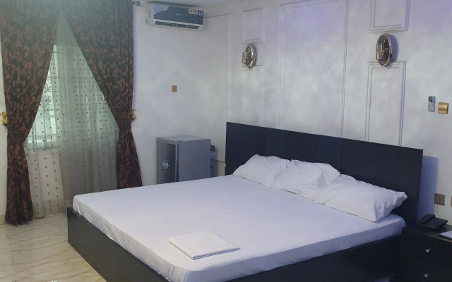 Mexiloyd Luxury Rooms & Suites