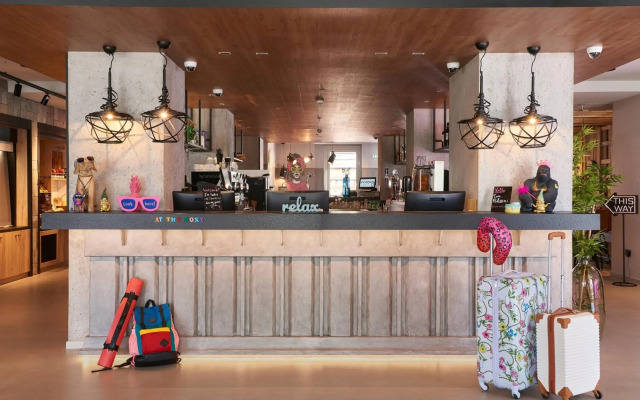 Moxy Patra Marina