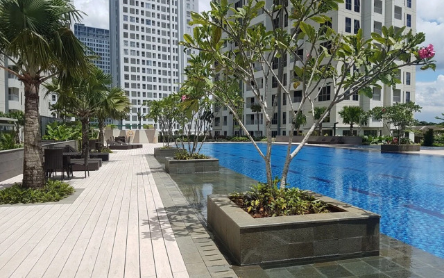 1BR Midtown Signature Apartment with Sofa Bed