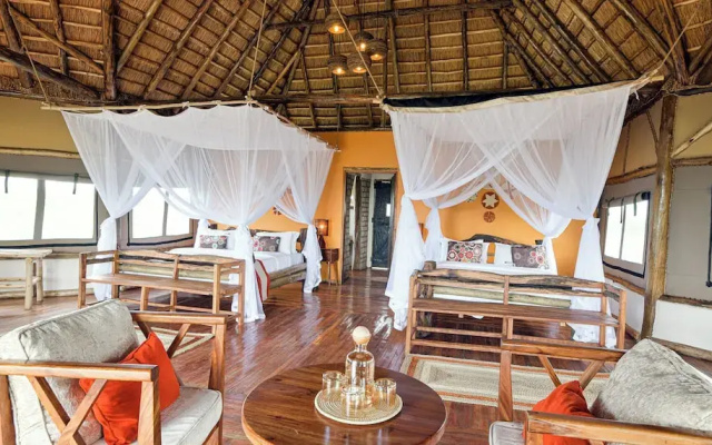 Aardvark Safari Lodge