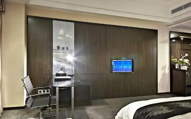 Platinum Crystal Hotel