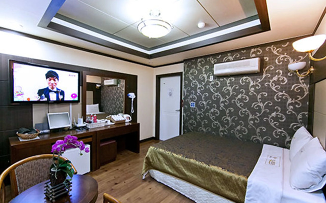 Drama Motel
