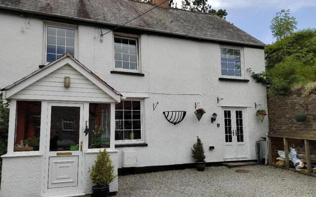 Rooms by the River at Glan Aber