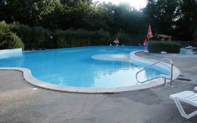 Camping Les Lacs de Courtes - Chalets