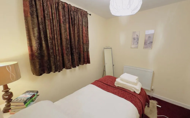 Elegant Escape in North Shields - Spacious 3 Bedroom House — фото 3