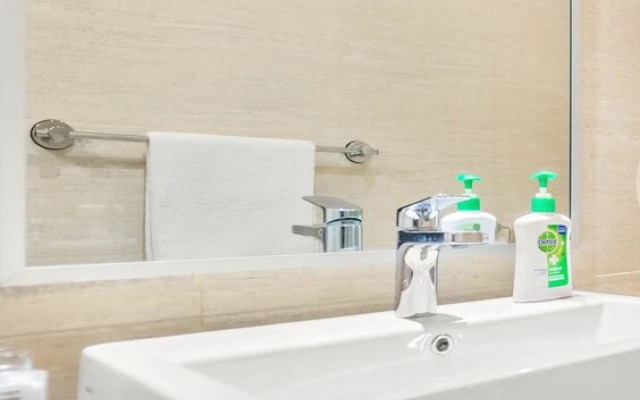 Meadow by Kozystay | Newly Renovated | Kebon Jeruk