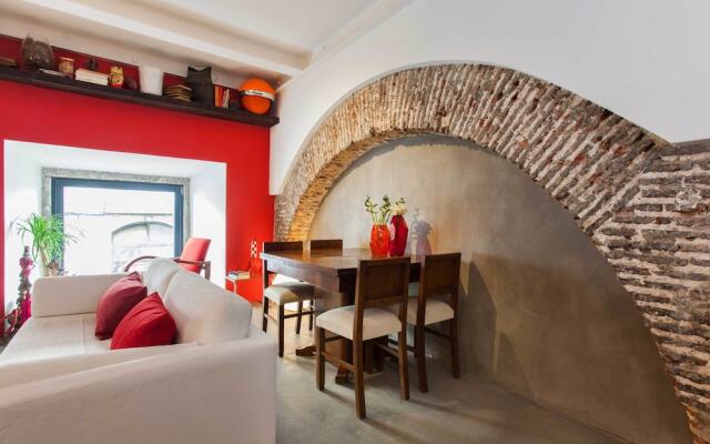 The Old Stables Chiado Apartments