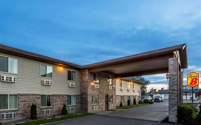 Super 8 by Wyndham Rexburg