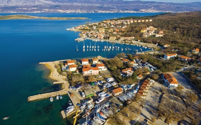 Nice Home in Malinska With Wifi and 5 Bedrooms