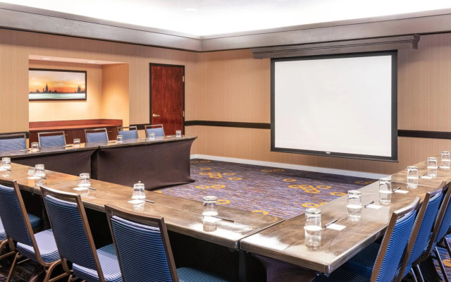 Country Inn & Suites by Radisson, Columbus-Edinburgh