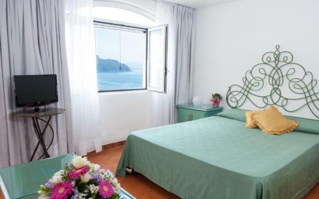 Holiday In Amalfi