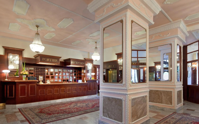 Hotel Excelsior