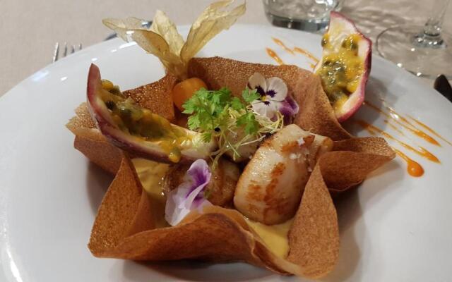 Logis _ Hotel Restaurant La Sapiniere