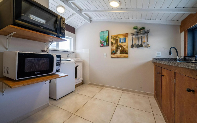 274 - Excelente apto 02 dormitórios em Mariscal