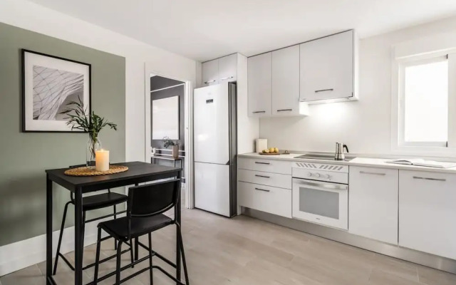 Alonso - 3 Bedrooms With Terrace in Rios Rosas