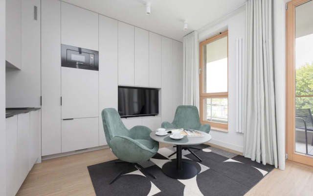 Modern Studio Warsaw by Renters Prestige