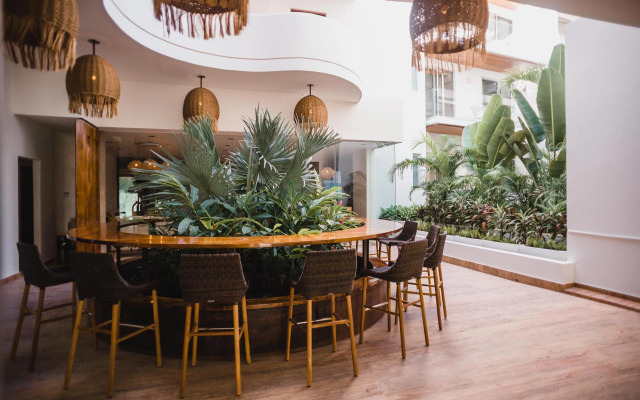 Antera Hotel & Residences