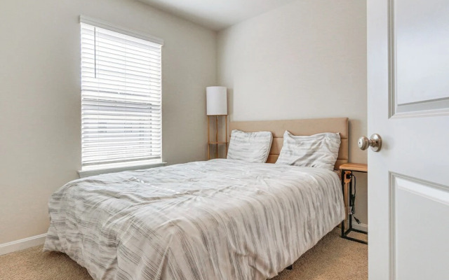 2 Mi to Dtwn Frederick: Updated Townhome