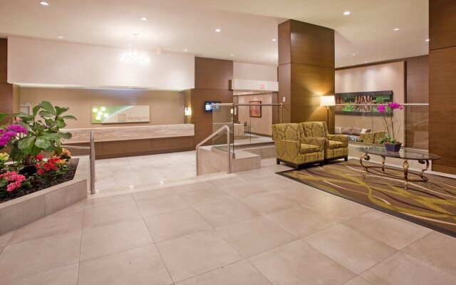 Holiday Inn Vancouver Centre by IHG