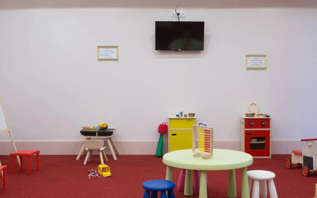 Country Club Hotel & Suites