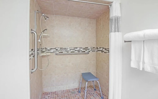 Baymont by Wyndham Boston Heights/Hudson