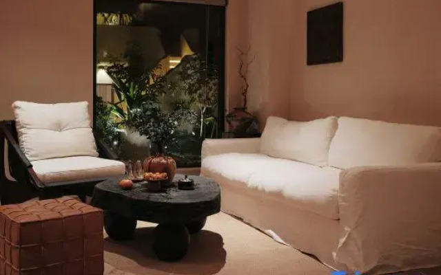 Xianghu Anna Arts Hotel