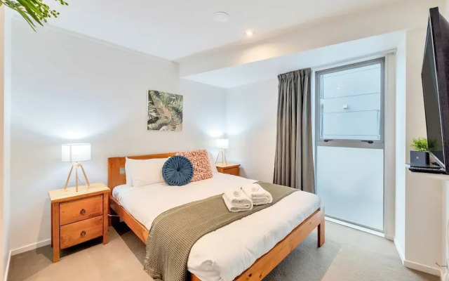 Chic 3 Bedroom City Central with Parking