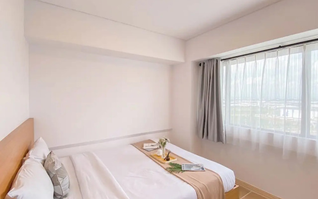 Enjoy Living 2Br With Working Room At Meikarta Apartment