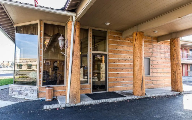 Econo Lodge Inn & Suites Flathead Valley