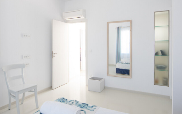 Luxury 1 Bedroom Apartment with Private Pool 4A