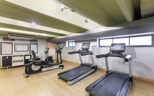 Best Western Plus Milwaukee West