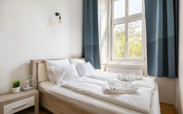 SUPER CENTRAL 2BR-2BT with Balcony&View&Sauna&Jacuzzi
