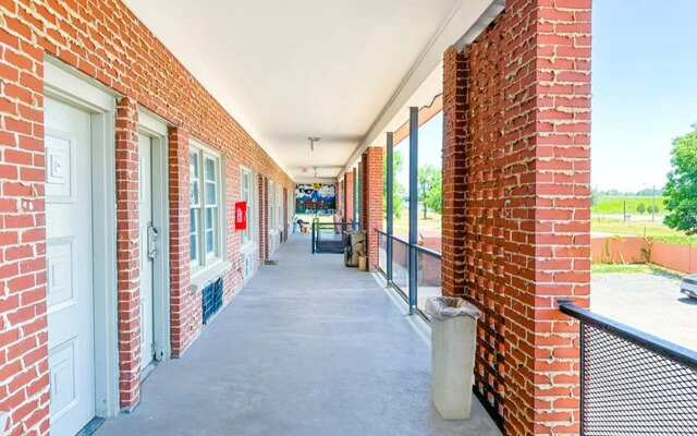 Sunrise Inn By OYO Albany