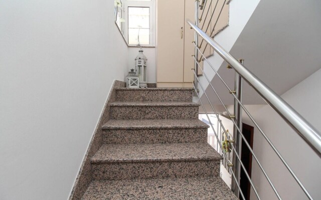 Awesome Apartment in Tucepi With Wifi