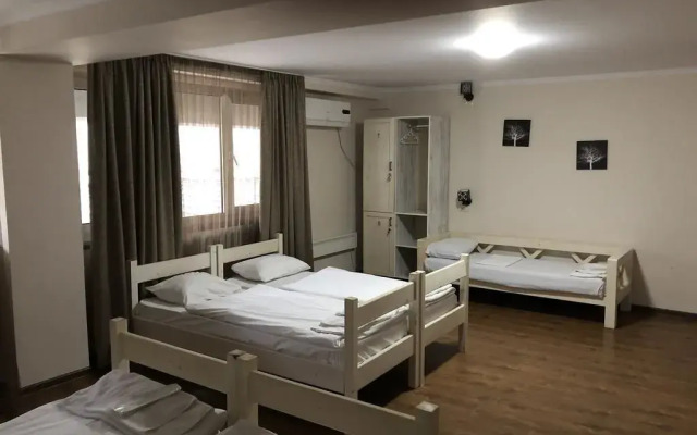 Hotel Tbilisi Central by Mgzavrebi