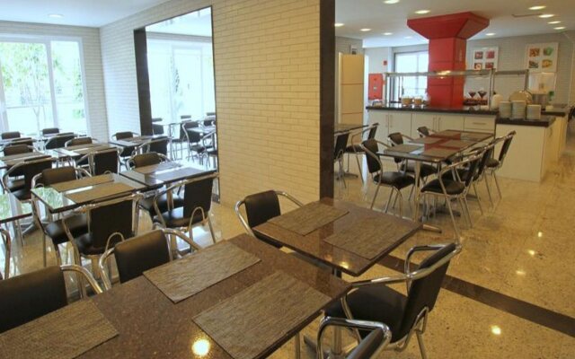 Hotel Confiance Batel