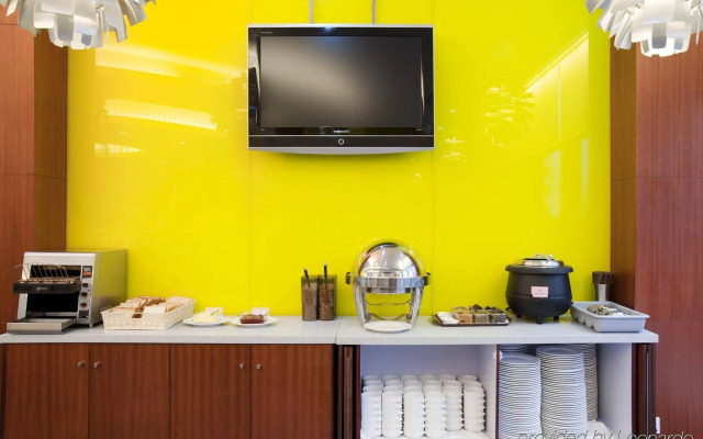 Holiday Inn Express Shenzhen Luohu