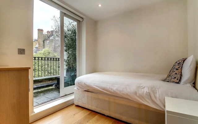 Pont Street Mews Townhouse