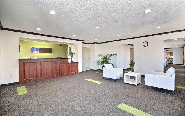 Studio 6 Dallas - Plano Medical Center