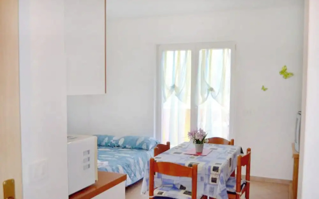 Apartment Near the Beach With Garden